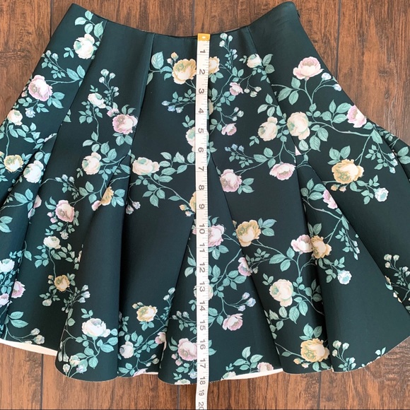 π₯~ Lauren Conrad Runway Green Floral Skirt Size 2 ~ π₯ - Picture 9 of 9